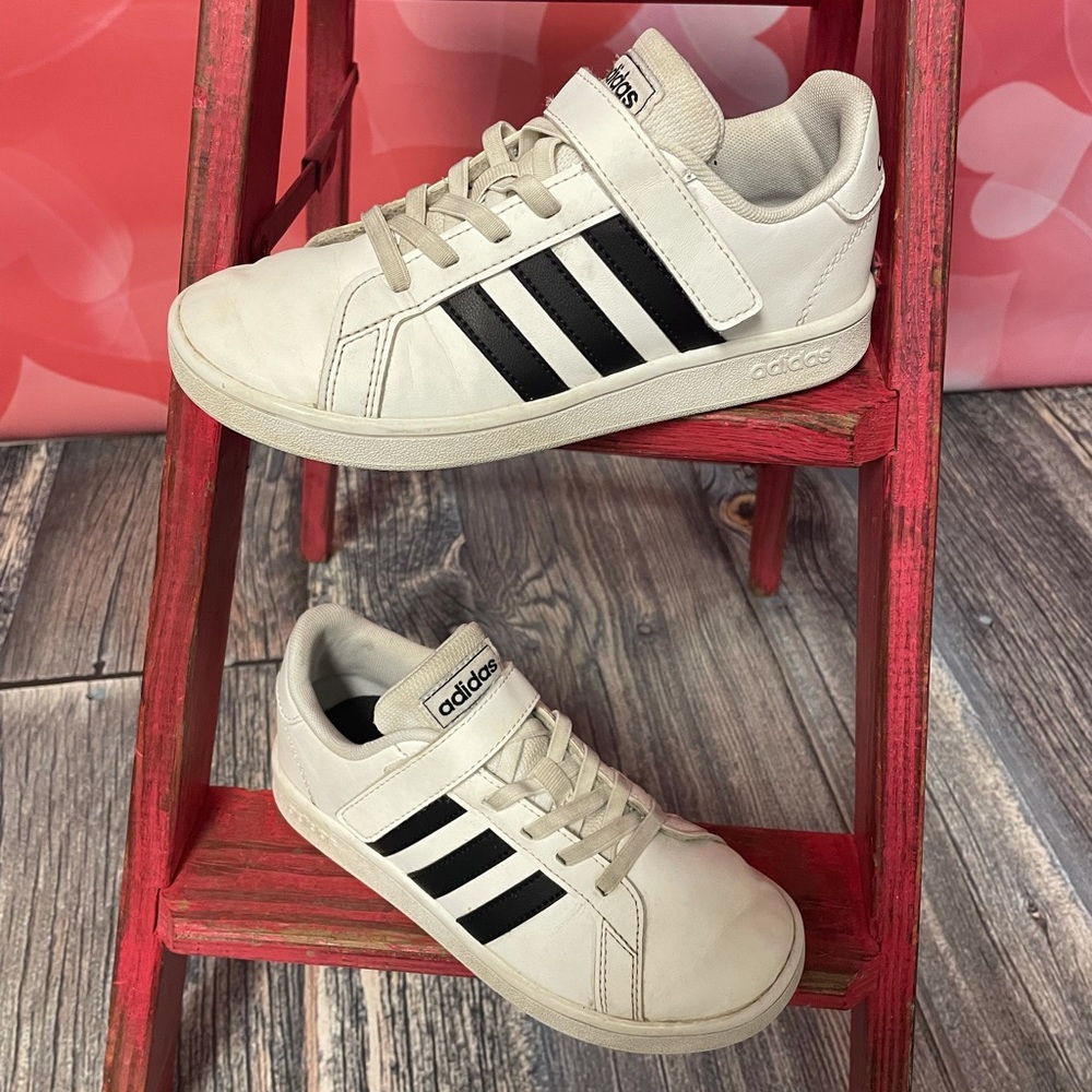 Adidas Velcro no ties!
